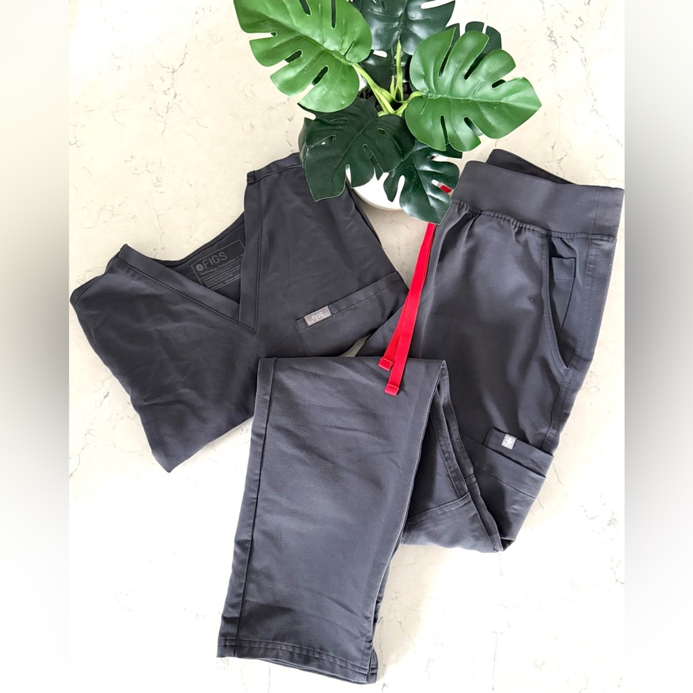 FIGS Charcoal Gray Scrubs Size Medium M Catarina Top and Yola Pant High Rise